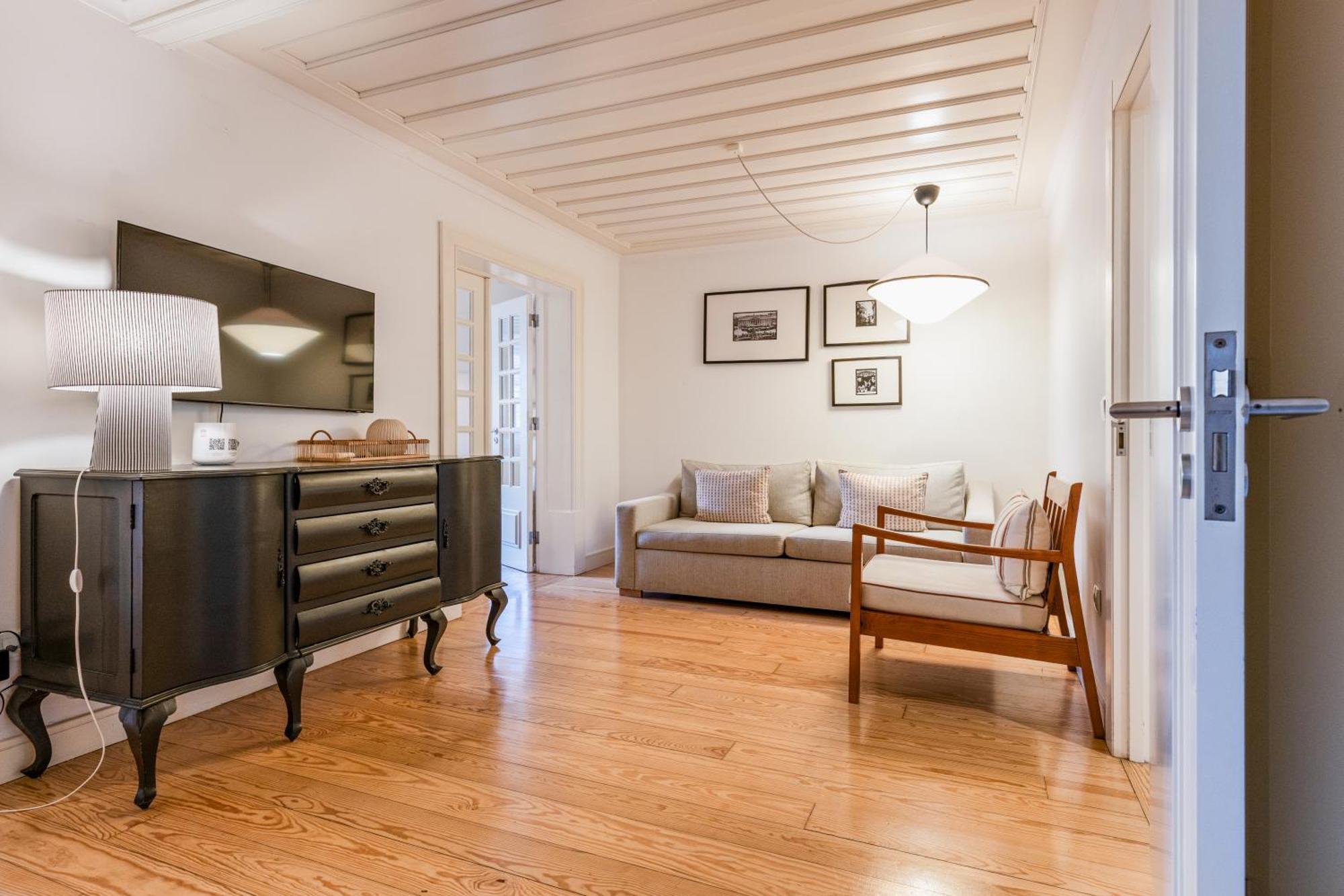 Two-Bedroom Deluxe Apartment