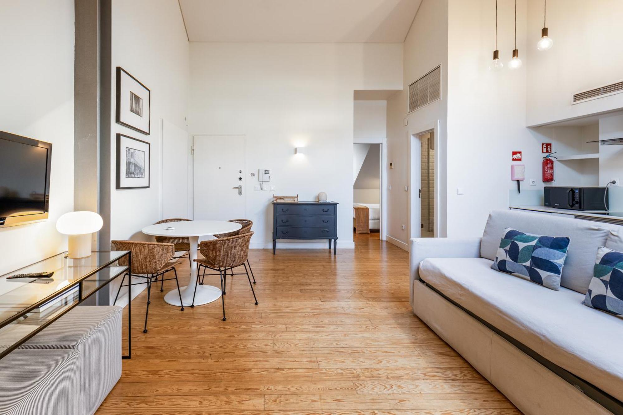 One-Bedroom Apartment City View